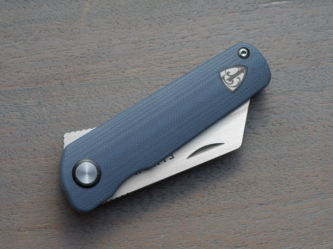 RUNTLY folding knife in smokey gray