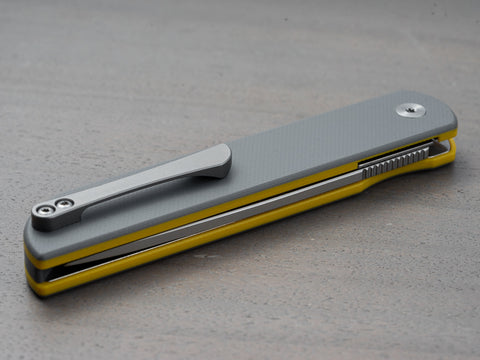 Finch Cimarron pocket knife in gray and yellow with titanium clip
